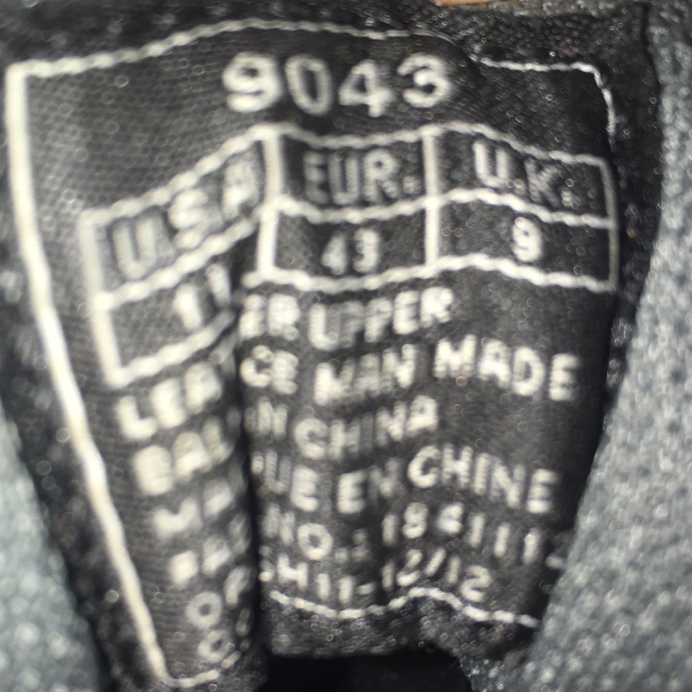 Shoes - Picture 3 of 3